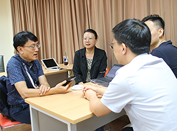 Mr. Dongwei Tian และ Mr. Qibing Cai
เข้าพบอาจารย์ที่ปรึกษา